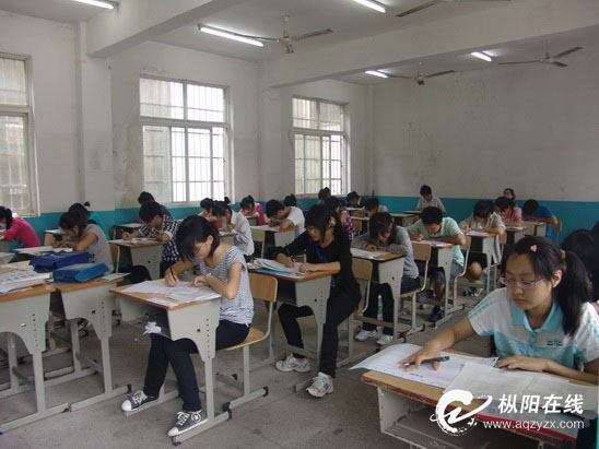 枞阳11569学子今日走进高考考场_唐疏超