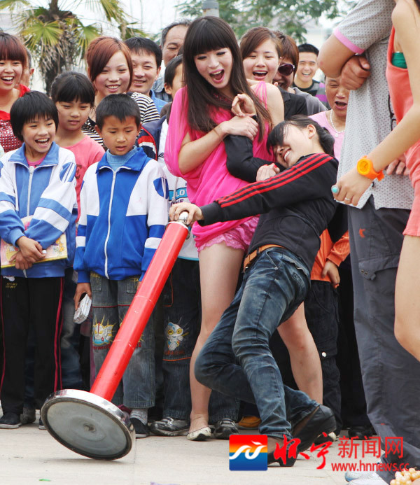 安徽电视台综艺频道《全民大精彩》走进独秀公