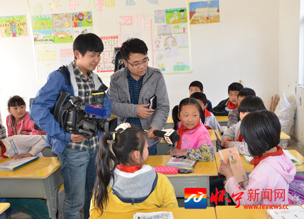 安徽电视台映山红行动摄制组来怀采访 - 怀宁