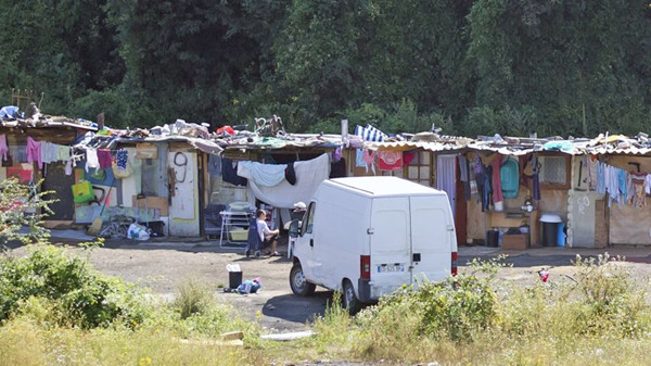 法国内长发表驱逐罗姆人讲话