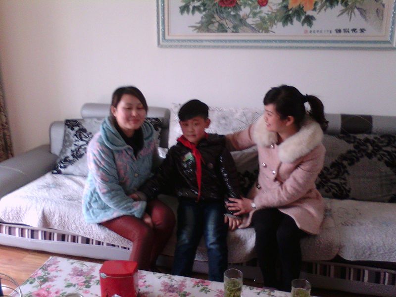 朝霞<em>小学:女教师</em>爱心家访,情暖随迁子女 国家级
