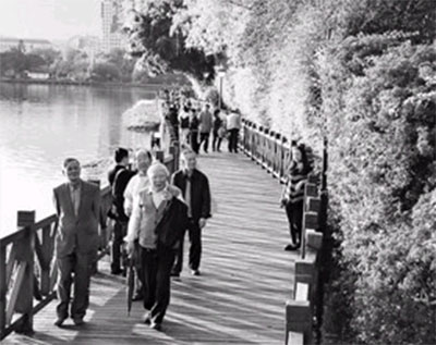 草地简笔画_我国人均草地面积(2)