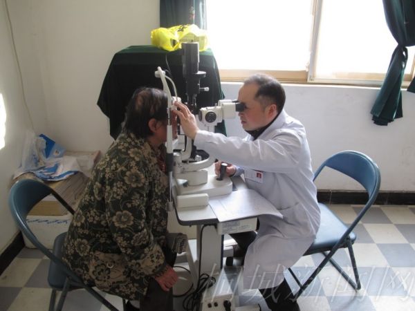 116名贫困白内障患者受益复明工程-桐城新闻网