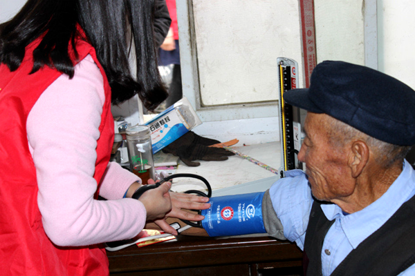 合肥天行健公益暖冬情系贫困五保老人