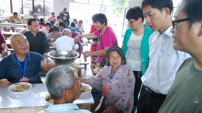 刘中汉赴双港镇看望受灾群众并检查转移安置工