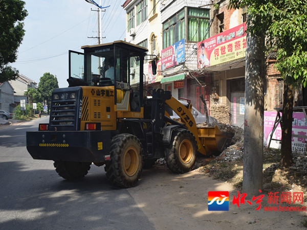 江镇镇开展S360沿线综合整治 - 怀宁新闻网