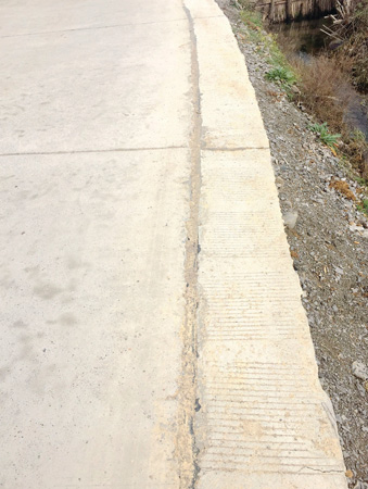 段已进行沥青灌缝处理-枫港路-中安在线-宁国新