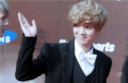 回顾鹿晗韩国留学经历 一次逛街改变命运--中安在线-六安网