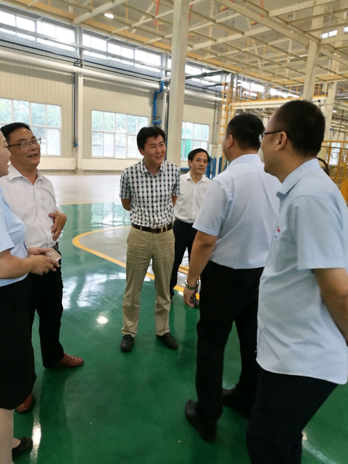 新能源汽车产业招商组在承德等地开展招商活动