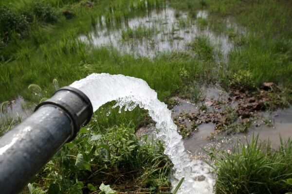 农田喝上了矿泉水