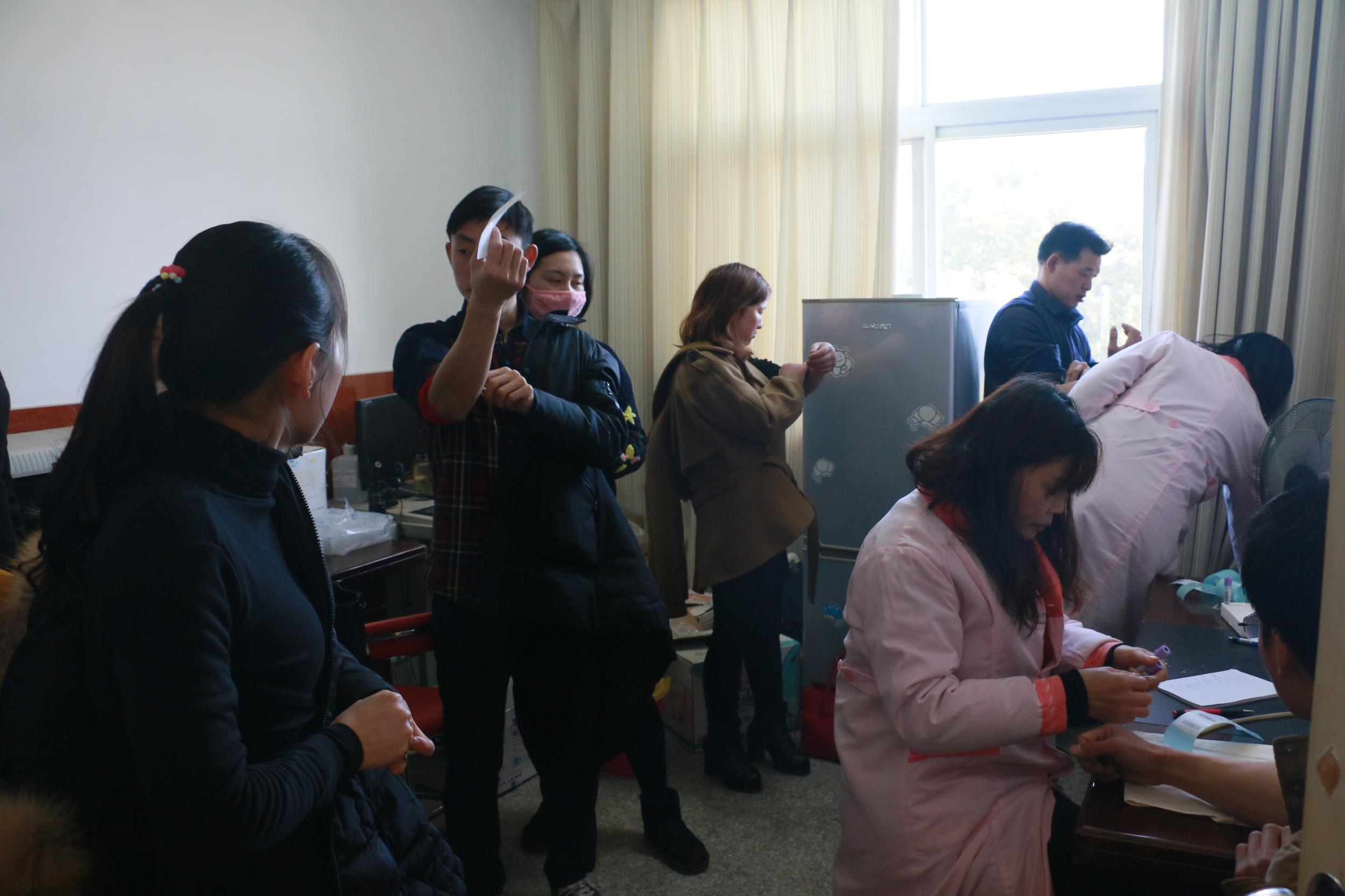 青草镇积极开展孕前优生健康检查活动